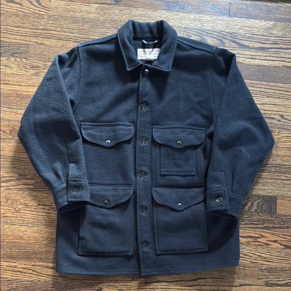 C.C. Filson Men’s Mackinaw Cruiser Wool Coat Size 44 in EUC